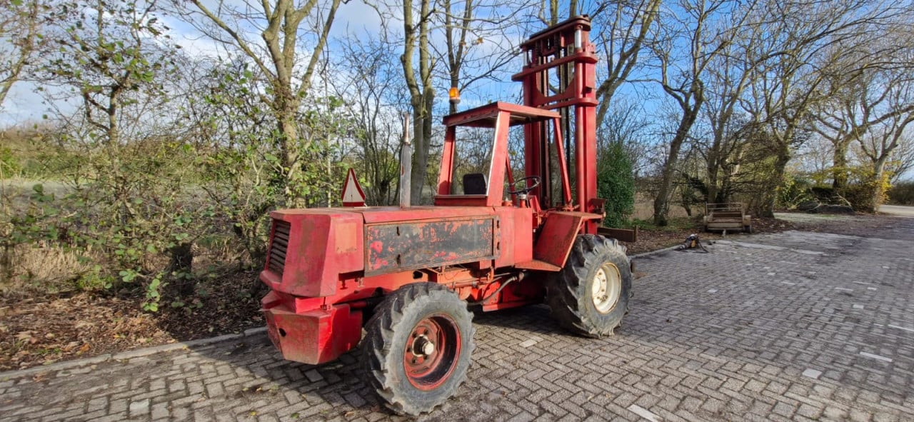 Te koop: Manitou 4 tons ruwterrein-heftruck
