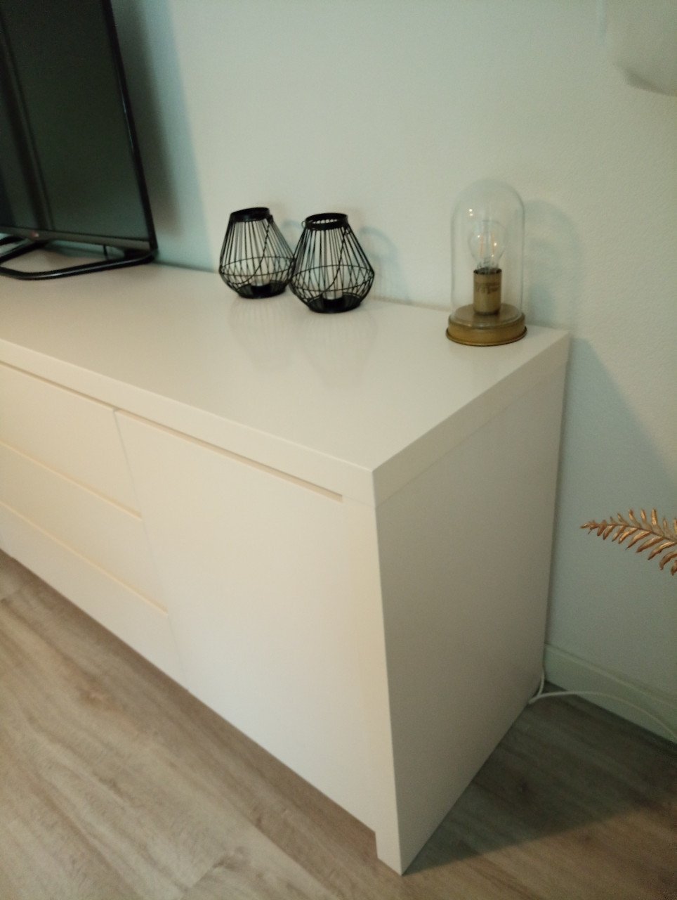 Wit dressoir