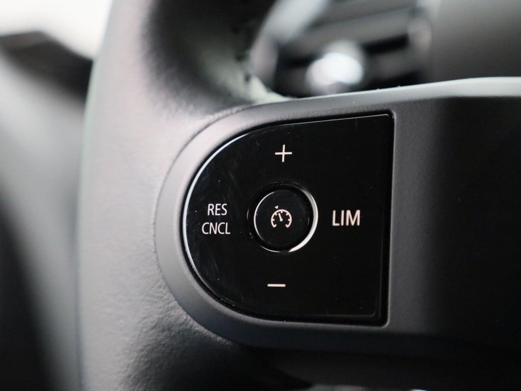 Mini Clubman 1.5 cooper essential | automaat | lage km stand! | navigatie |