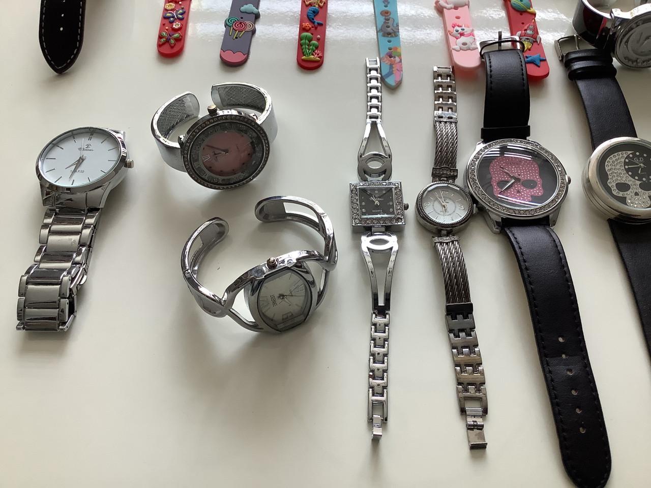 Partij nieuwe horloges met mankementen. ( partij 80)