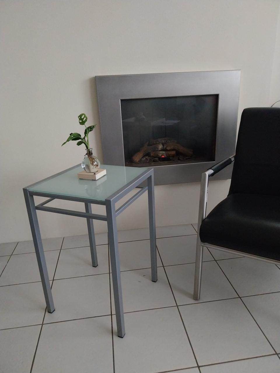 Zwart leer met metaal retro stoeltje