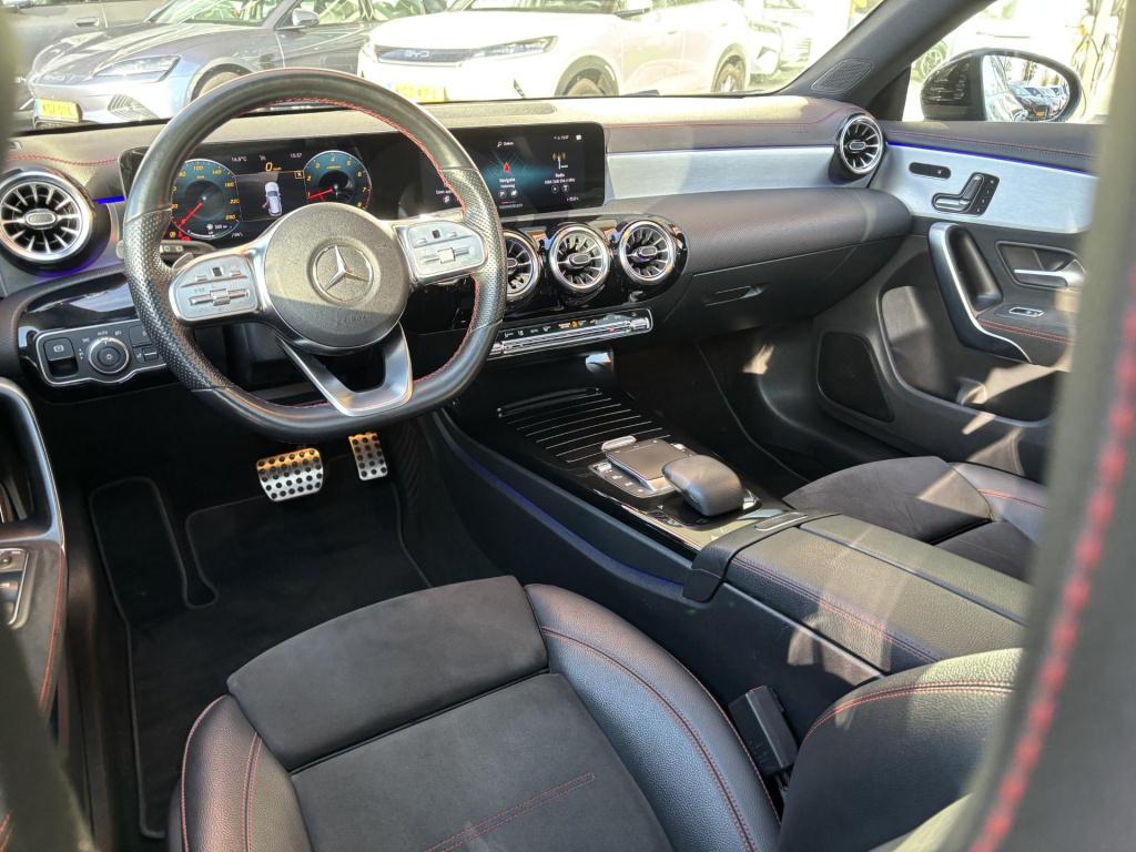 Mercedes-Benz Cla shooting brake 200 business solution amg