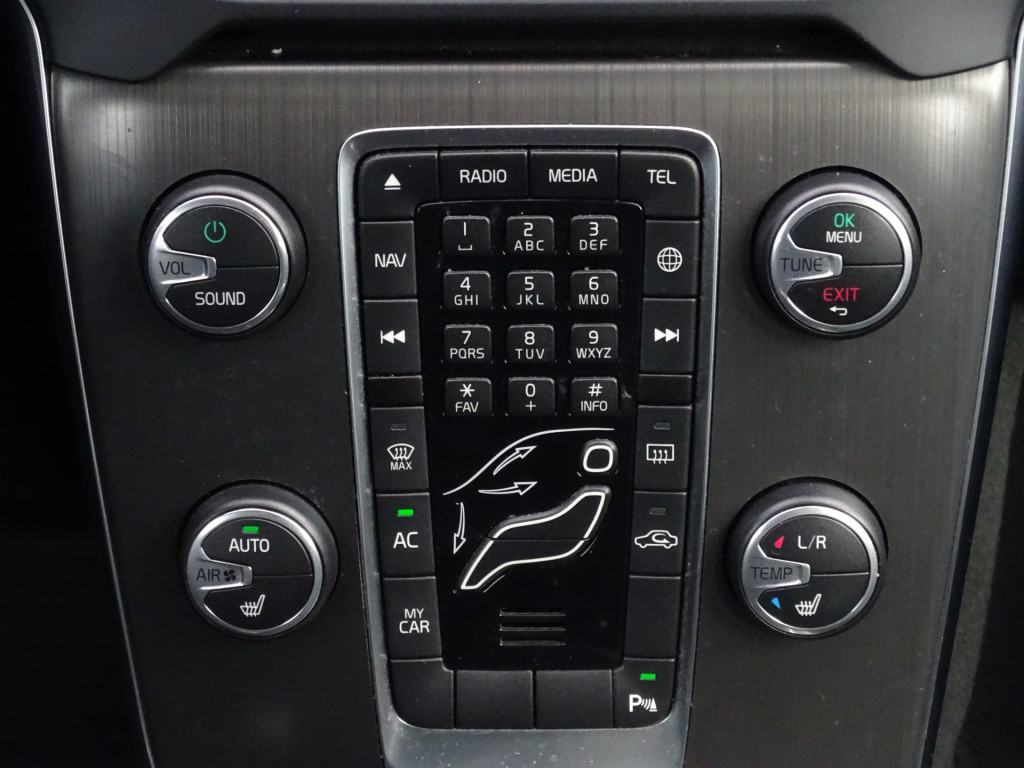 Volvo V40 1.6 t2 momentum | stoelverwarming | navi | bluetooth