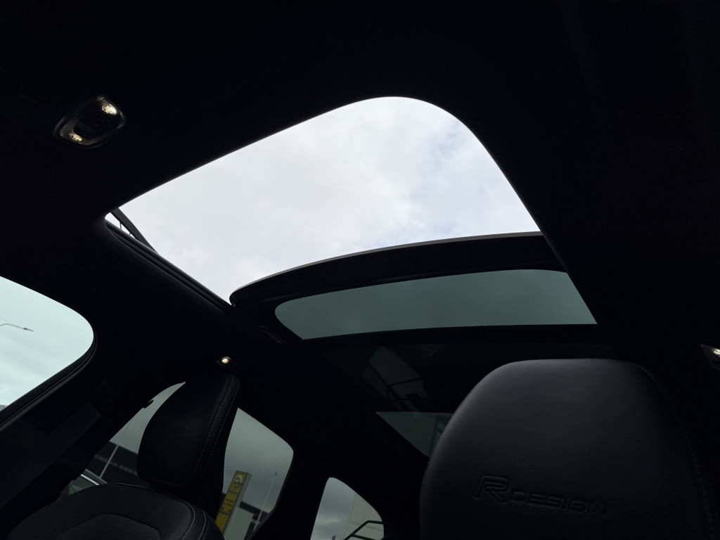 Volvo XC60 t8 390pk recharge r-design| panodak| adap.cruise| 360camera| led