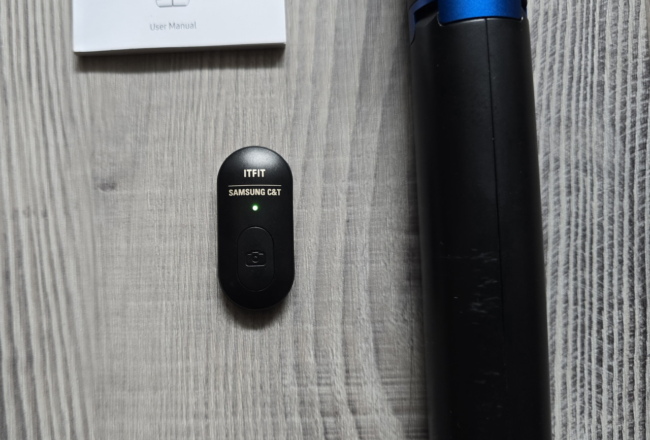 Samsung CnT Bluetooth Tripod Selfie Stick ITFIT Selfie P007