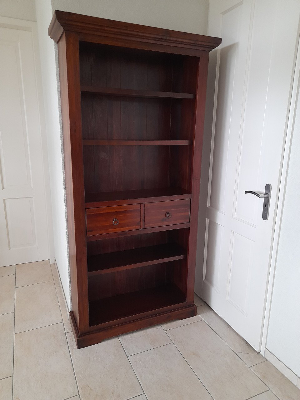 Mooie stevige Boekenkast 100 x 34,5 x 200H ( in goede nette staat )