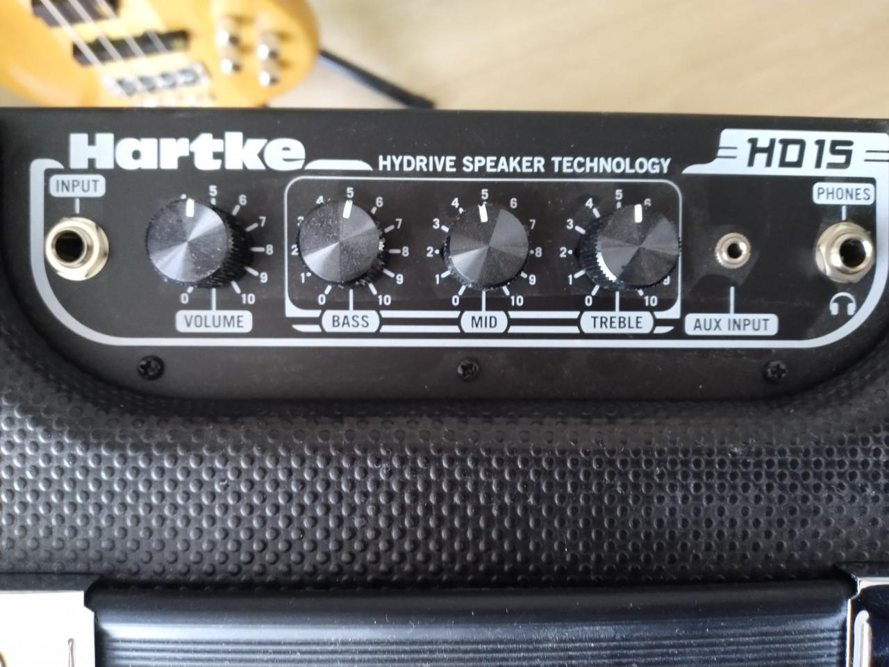 Hartke HD15 basgitaarversterker z.g.a.n. 50 euro.