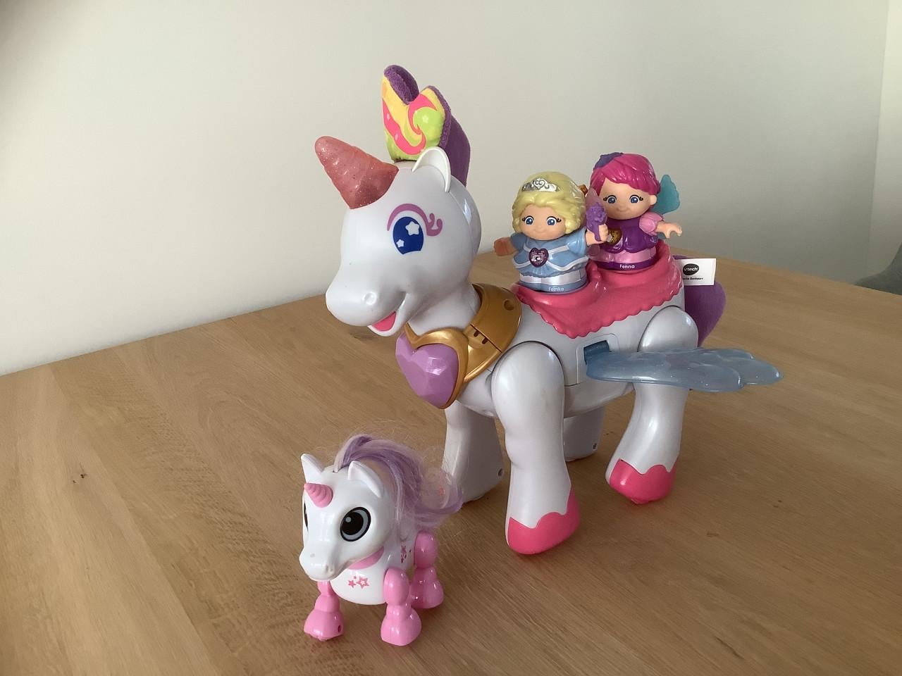V Tech Vrolijke Vriendjes - magische Eenhoorn Azalee + Unicorn Mini