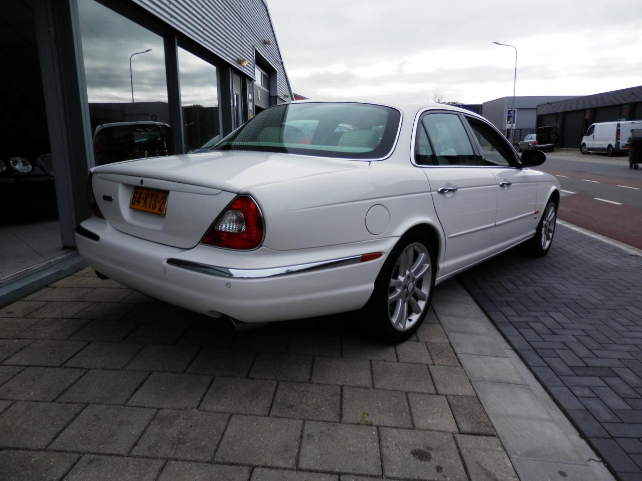 Auto Garant Biedt Aan: Jaguar XJR 4.2 S/C