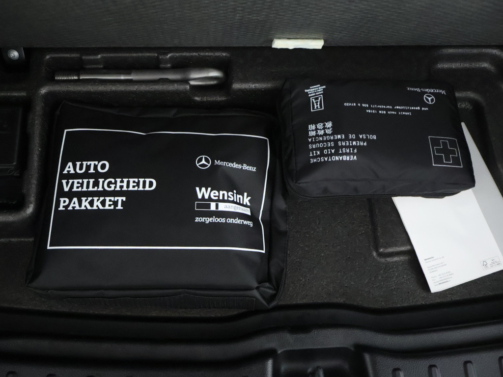 Mercedes-Benz Eqa 250 business solution amg 67 kwh | dodehoek detector | sf