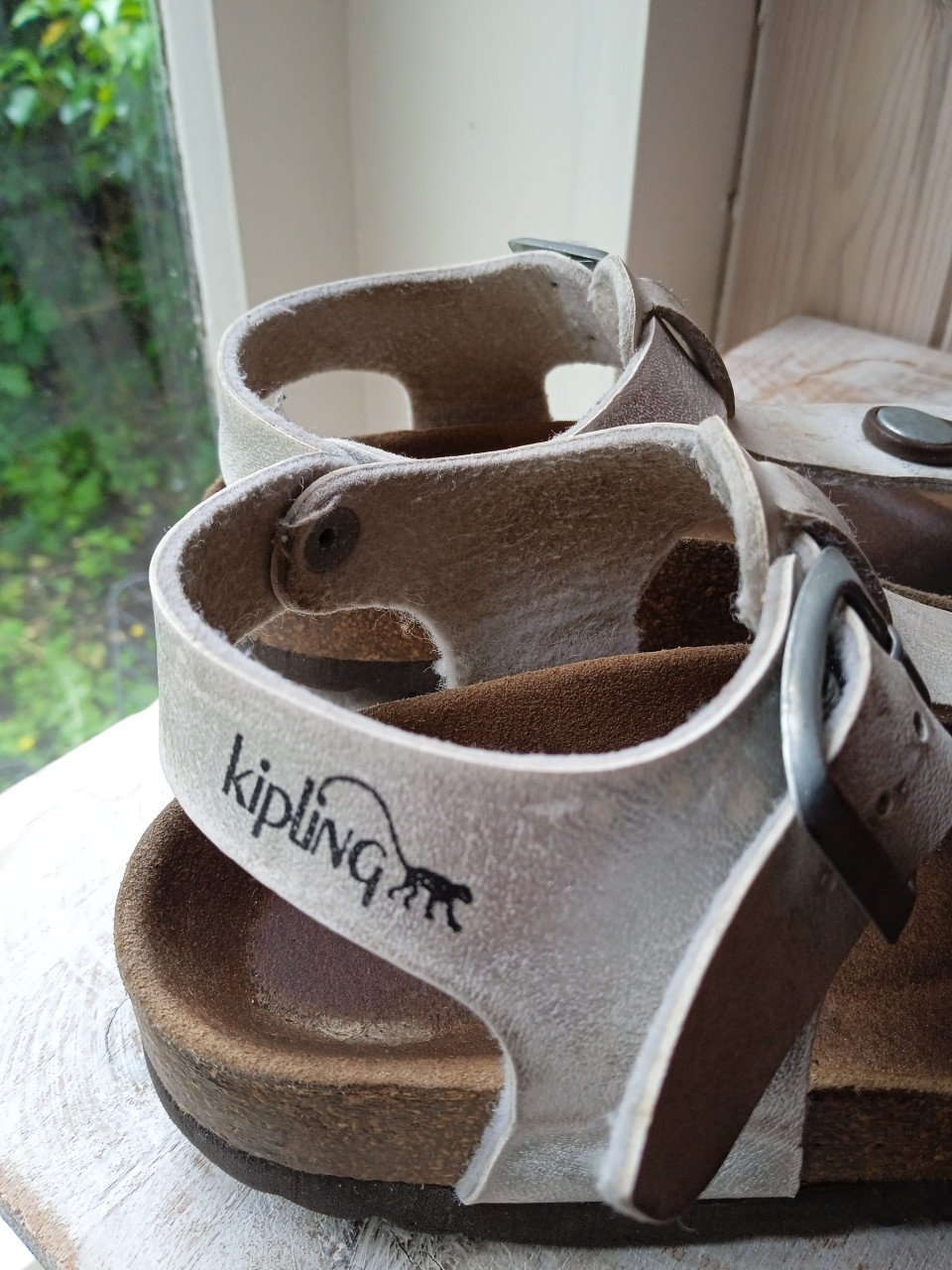 Sandaaltjes Kipling maat 27 ~kinder sandalen zilver-wit kind