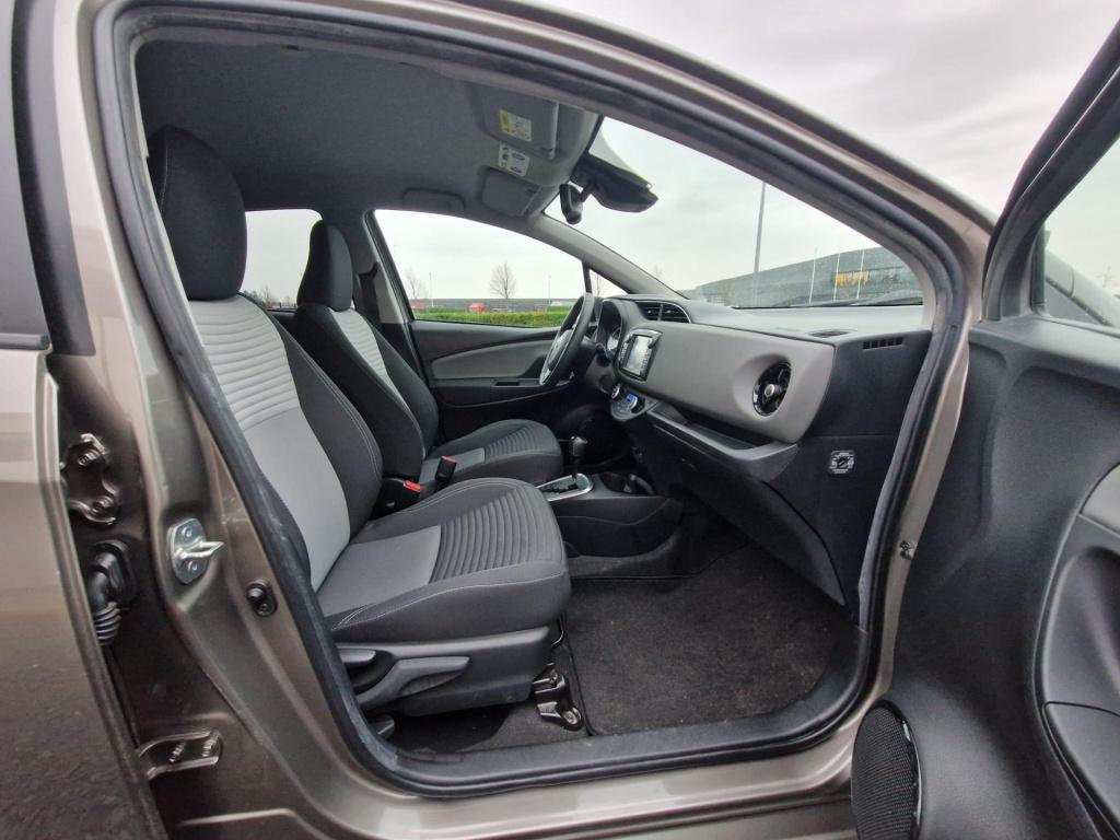 Toyota Yaris 1.5 hybrid dynamic | automaat | navi| rijstrookwaarschuwing | 