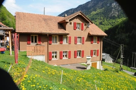 TE HUUR: vak. woning "Weid" Isenthal, Zwitserland
