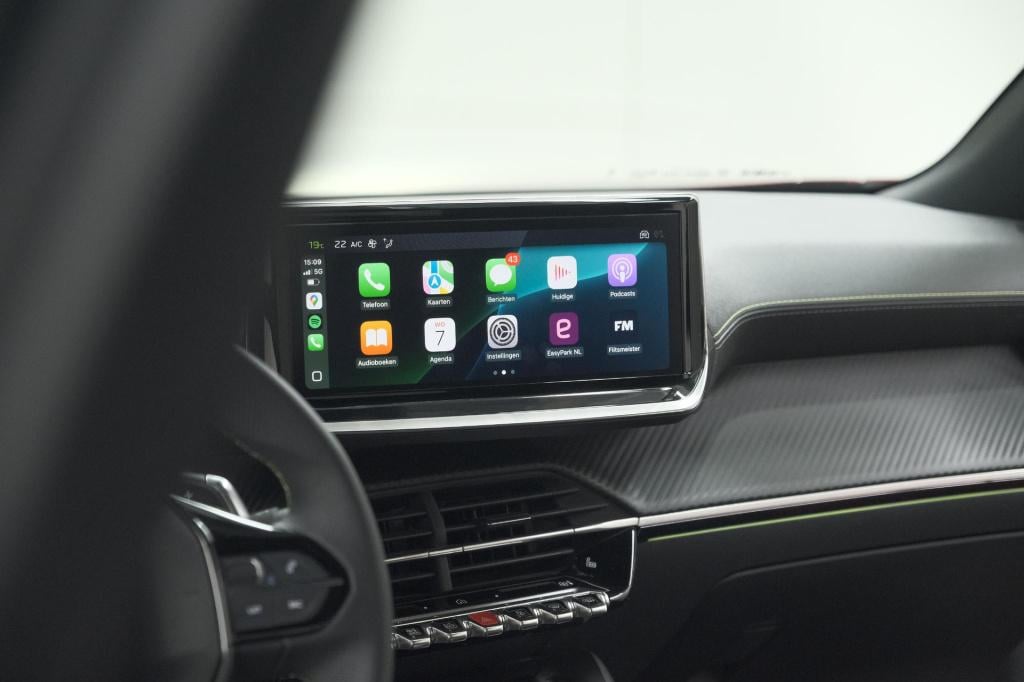 Peugeot 2008 puretech 130 eat8 gt | 360 camera | stoelmassage | adaptieve c