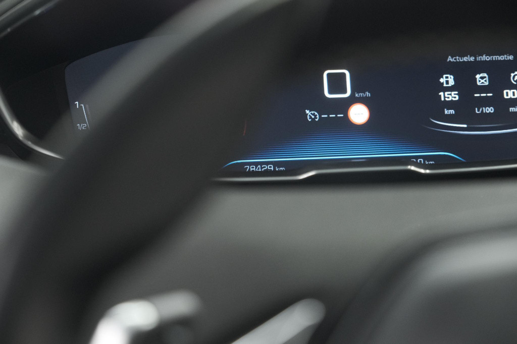 Peugeot 3008 puretech 130 eat6 allure | camera | navigatie | apple carplay 