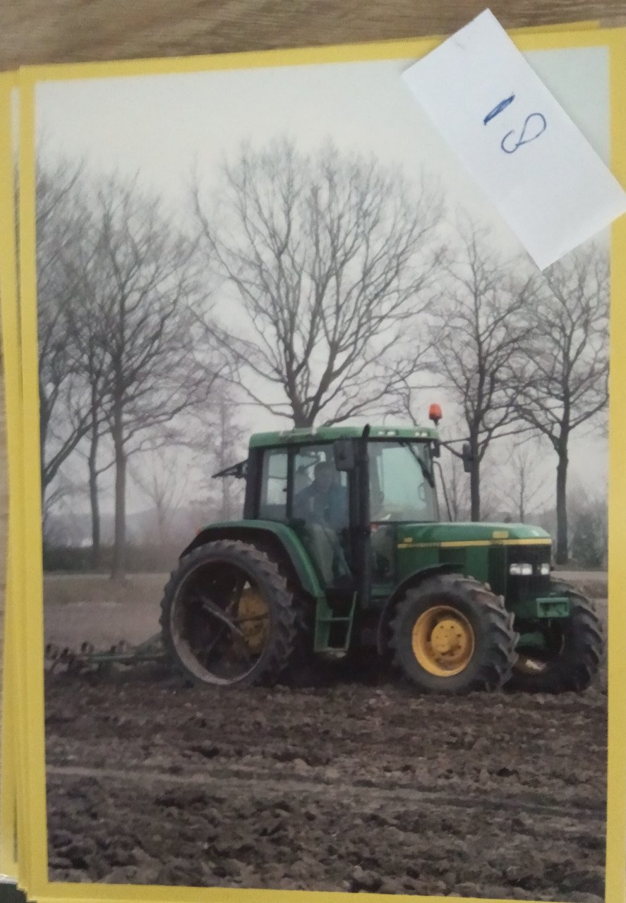 285 ansichtkaarten en dubbele met envelop. Tractor