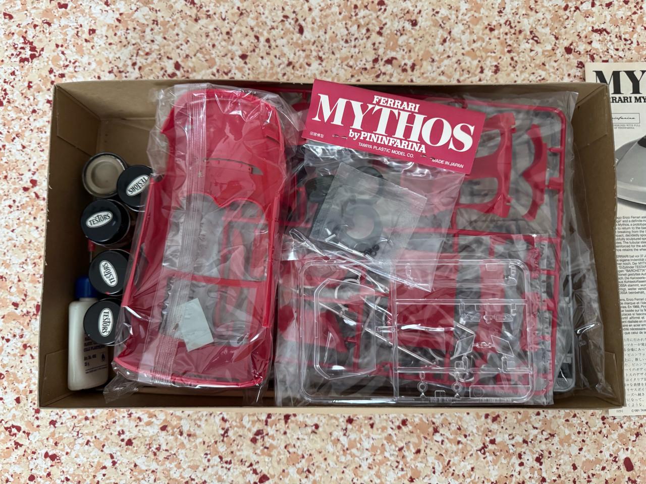 Nog verpakte rode Ferrari Mythos bouwpakket van 1991