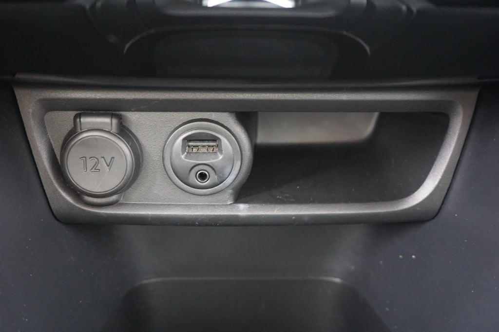 Peugeot 208 1.2 e-vti envy automaat - airco / cruise / navi / parkeers. / n