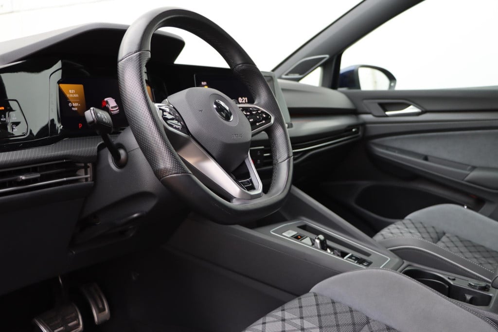 Volkswagen Golf 1.5 etsi r-line