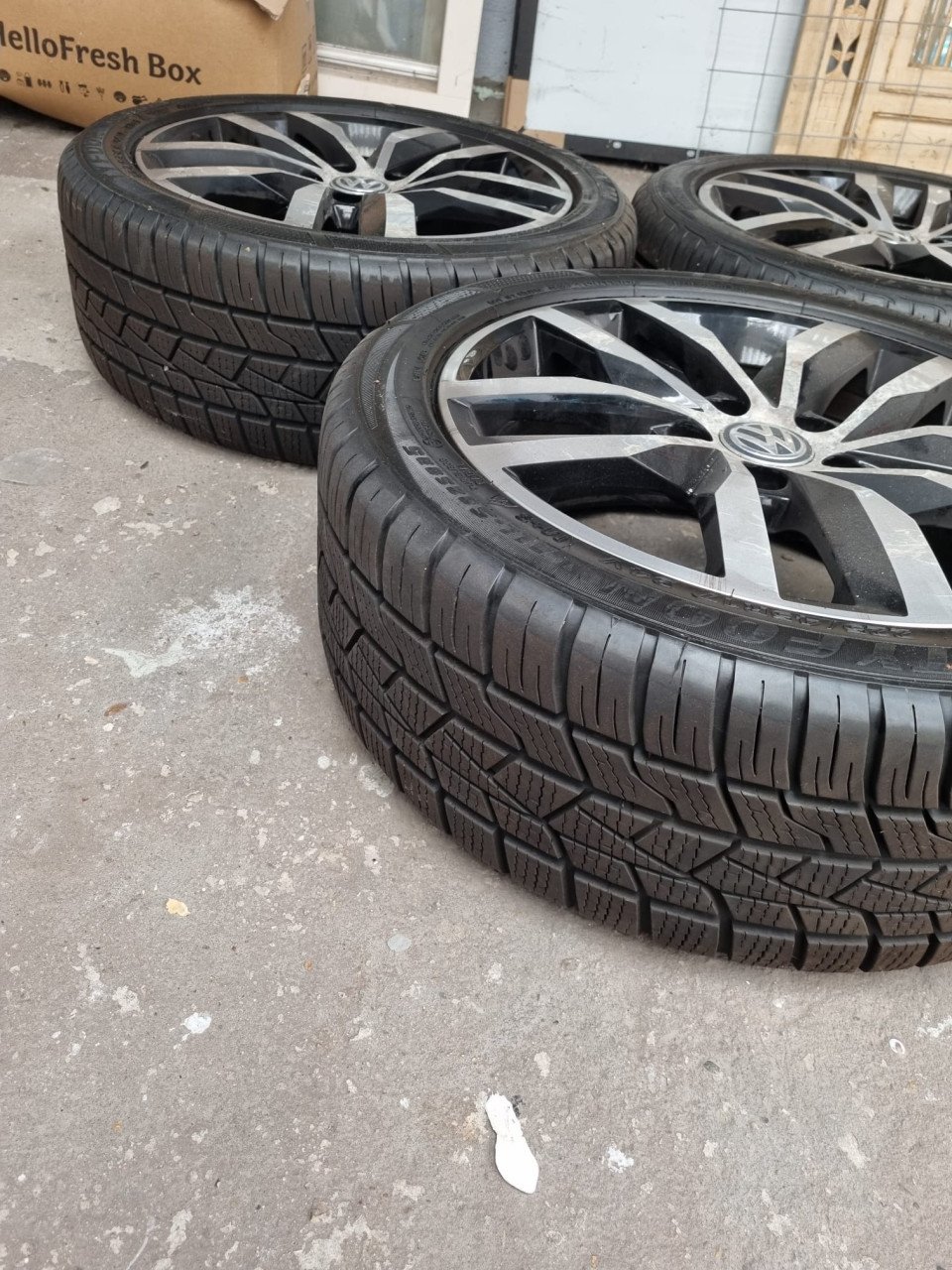 4 Volkswagen velgen met banden 225/45 R17 94V