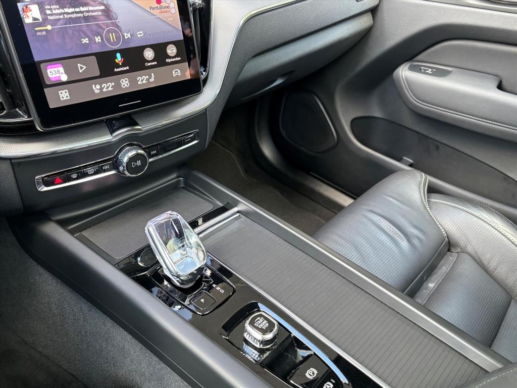 Volvo XC60 2.0 t6 plug-in hybrid 398pk aut awd black edition| facelift| pan