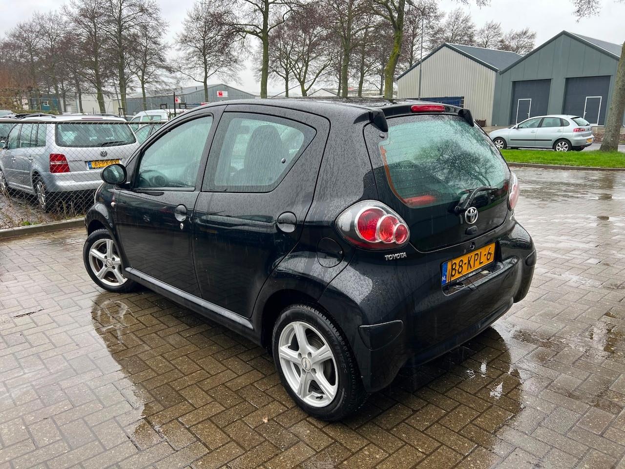 Toyota Aygo 1.0-12V Access 122.868KM Jaar apk
