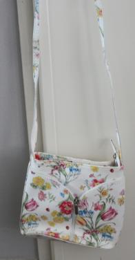 Wit tasje met bloemen  patroon schouder tasje