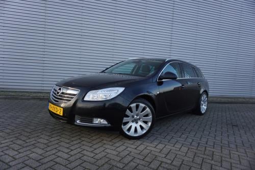 Opel Insignia sports tourer 1.6 t cosmo climate / navi / cruise / leder / p