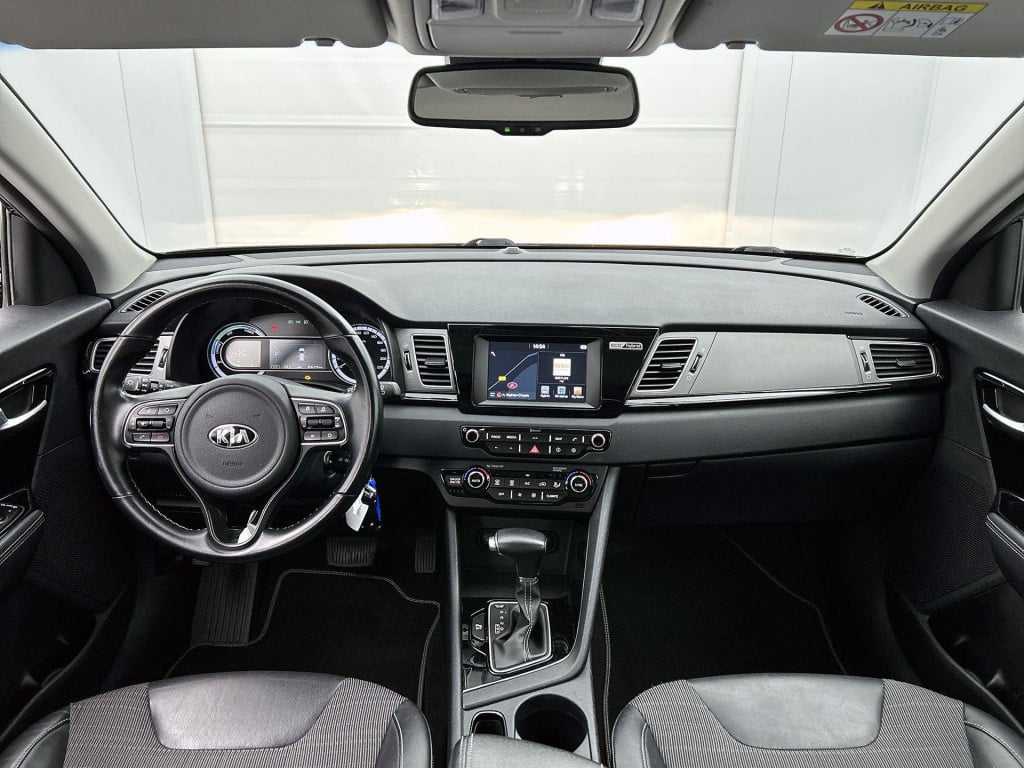 Kia Niro 1.6 gdi hybrid first edition | automaat | parkeer sensoren | half 
