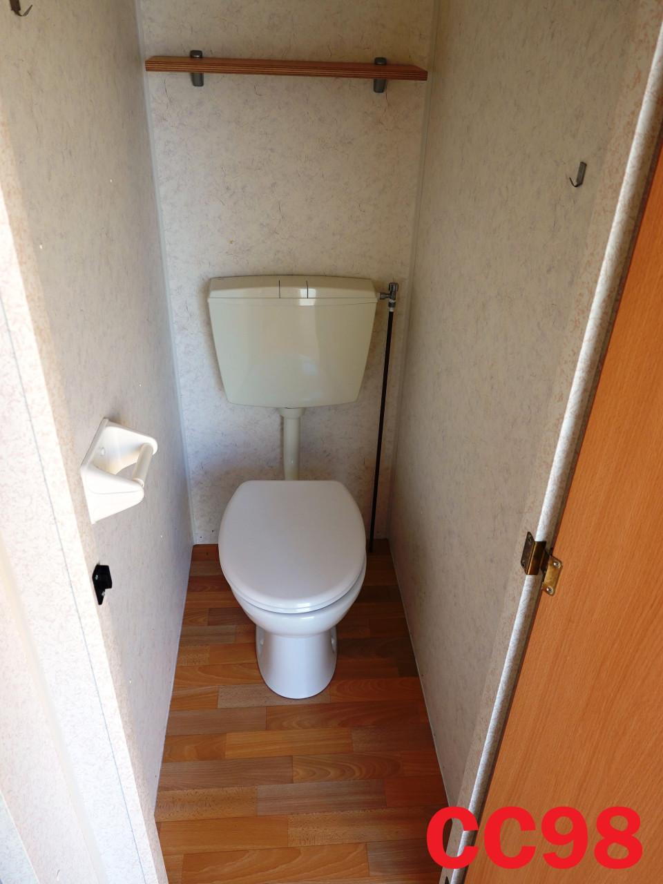 Keurig chalet met 2 slaapkamers, extra stahoogte en dubbel glas te koop