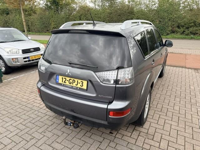 Mitsubishi Outlander 2.4 intro edition 2wd