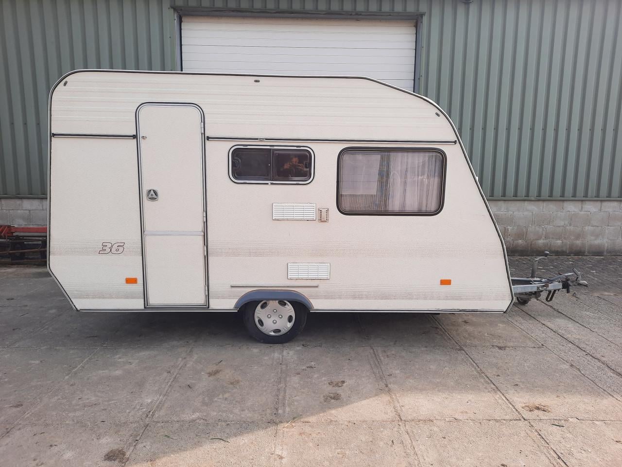 🌟 Home-Car Confort 36 – compacte caravan met voortent (nieuwstaat) 🌟