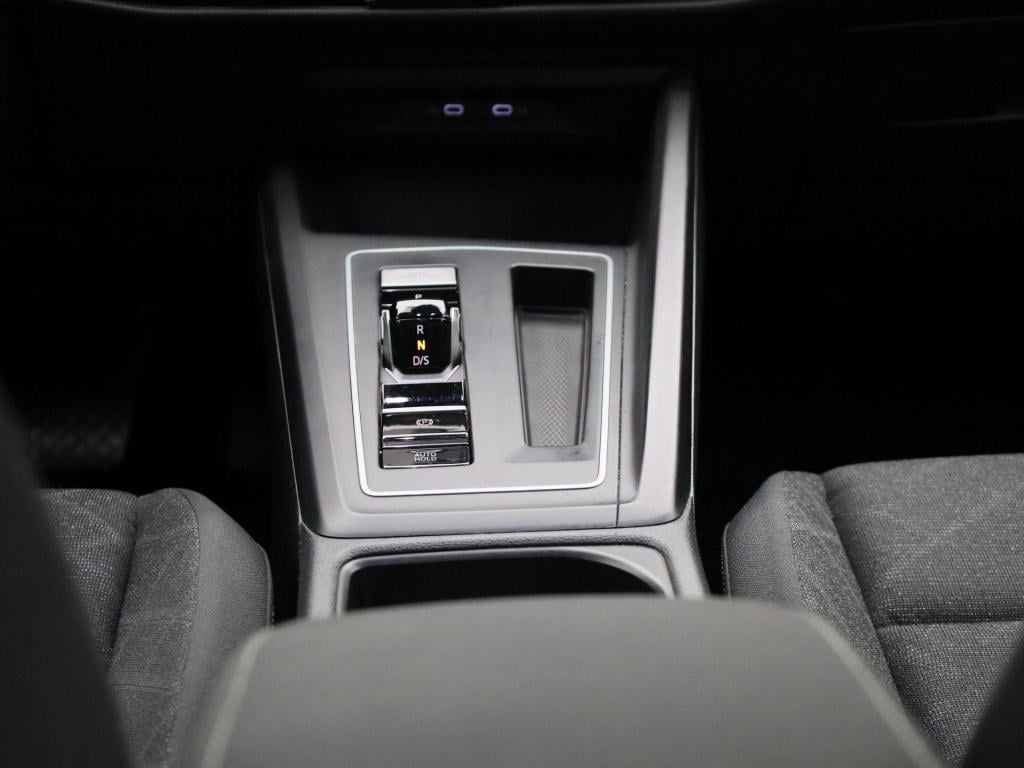 Volkswagen Golf 1.0 etsi life | automaat | stoel - stuur verwarming | navig