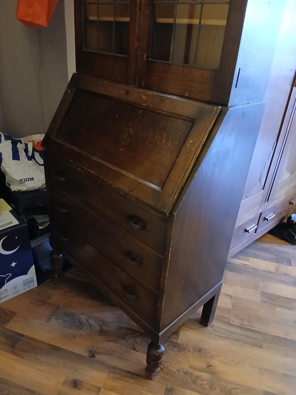 Antieke secretaire van eikenhout, Biedermeier model uit de 19e eeuw