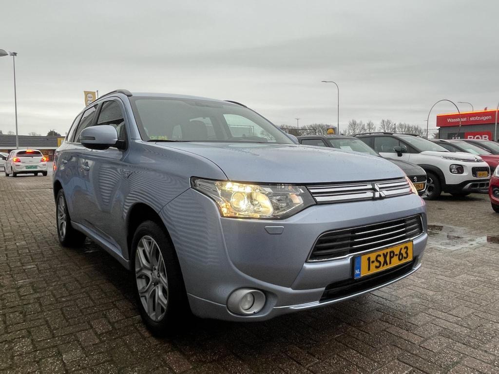 Mitsubishi Outlander 2.0 phev instyle | nieuwe batterij |