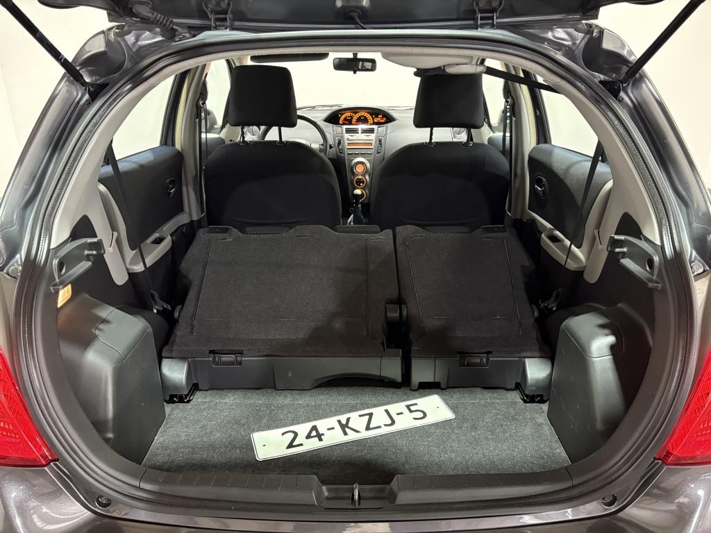 Toyota Yaris 1.3 vvti aspiration | clima | trekhaak | lm velgen |
