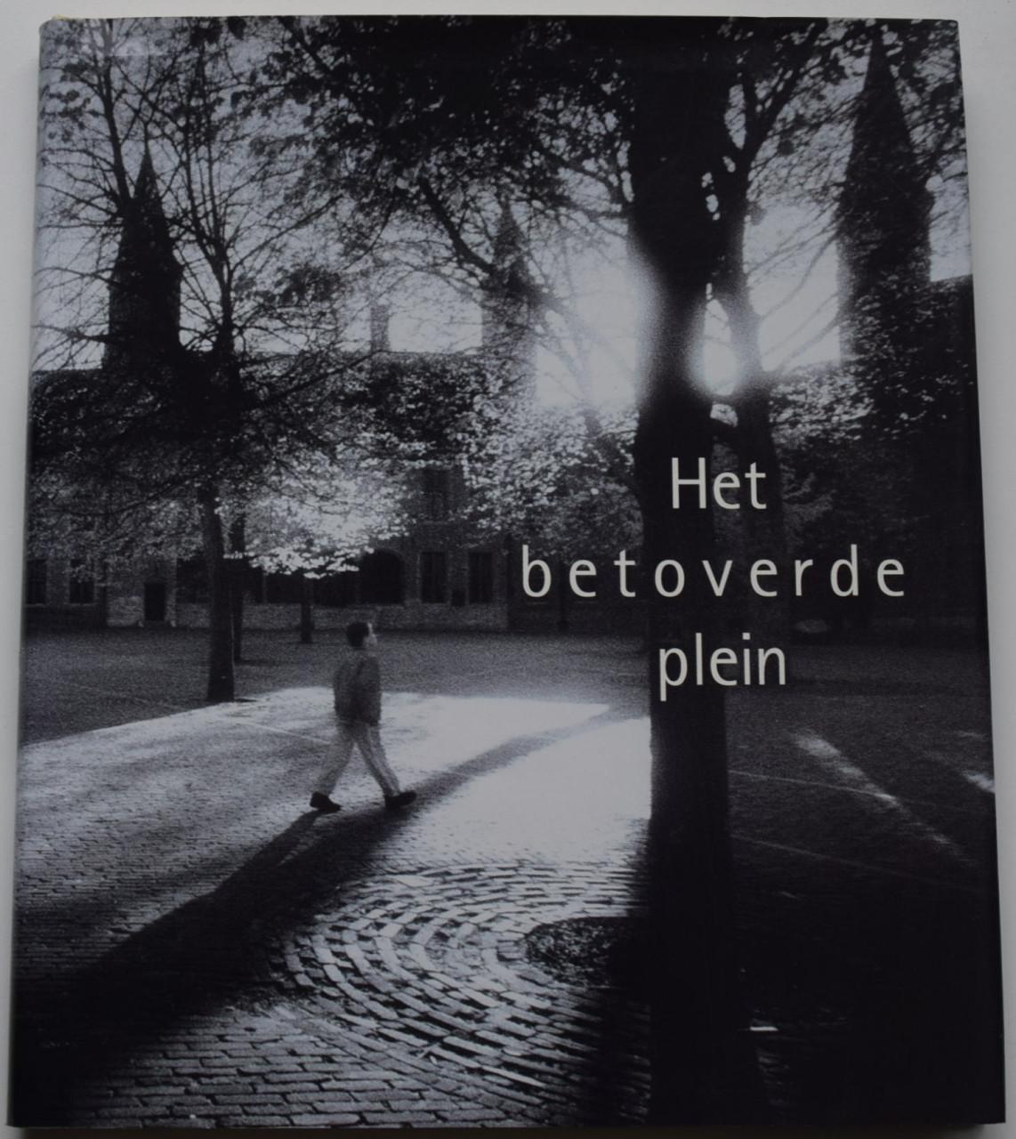Het Betoverde Plein.