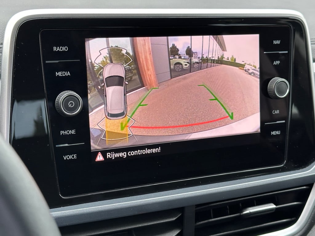 Volkswagen T-roc 1.5 tsi 150pk dsg style carplay | camera | keyless | elek.