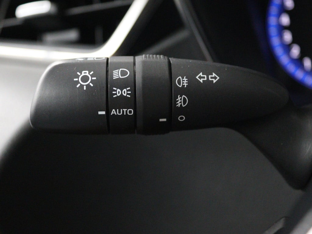 Toyota Corolla Touring Sports 2.0 hybrid style limited camera | trekhaak | 