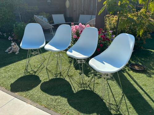 4 witte eetkamer stoelen