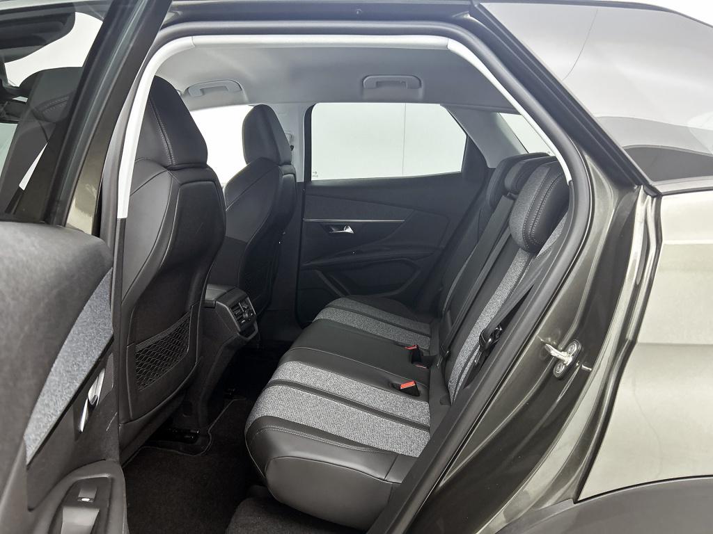 Peugeot 3008 130 pk allure | rijklaar | trekhaak | elektrische achterklep |