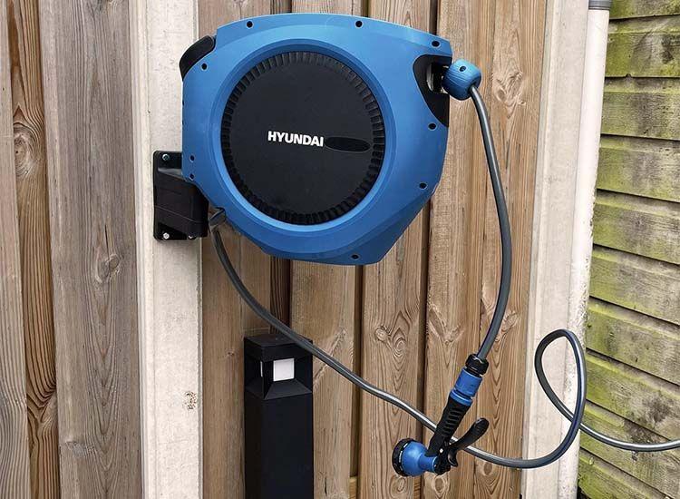 Wandslangenbox, automatisch oprolbaar. ACTIE!!