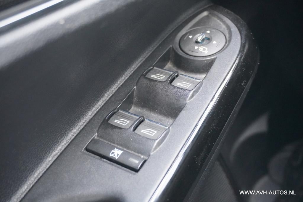 Ford B-max 1.0 ecoboost titanium