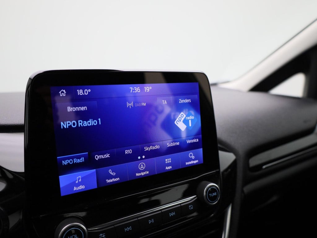 Ford Fiesta 1.0 ecoboost titanium x | lmv | parkeer sensoren | navigatie | 