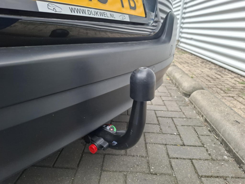 Citroen C3 1.2 feel edition 110 automaat clim/nav/trekhaak