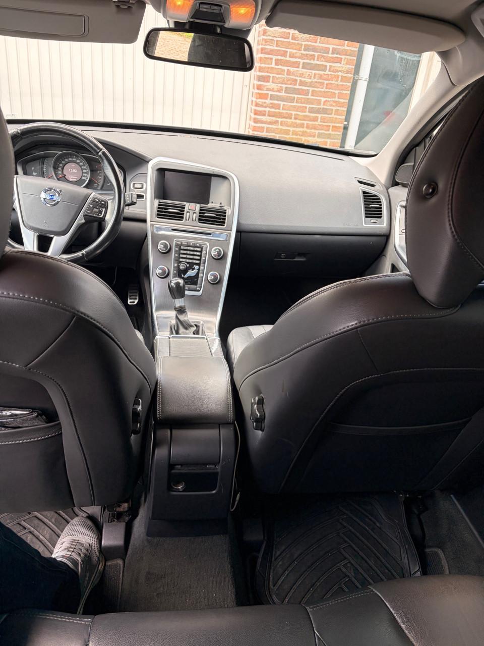 Mooie Volvo D3 uit 2014