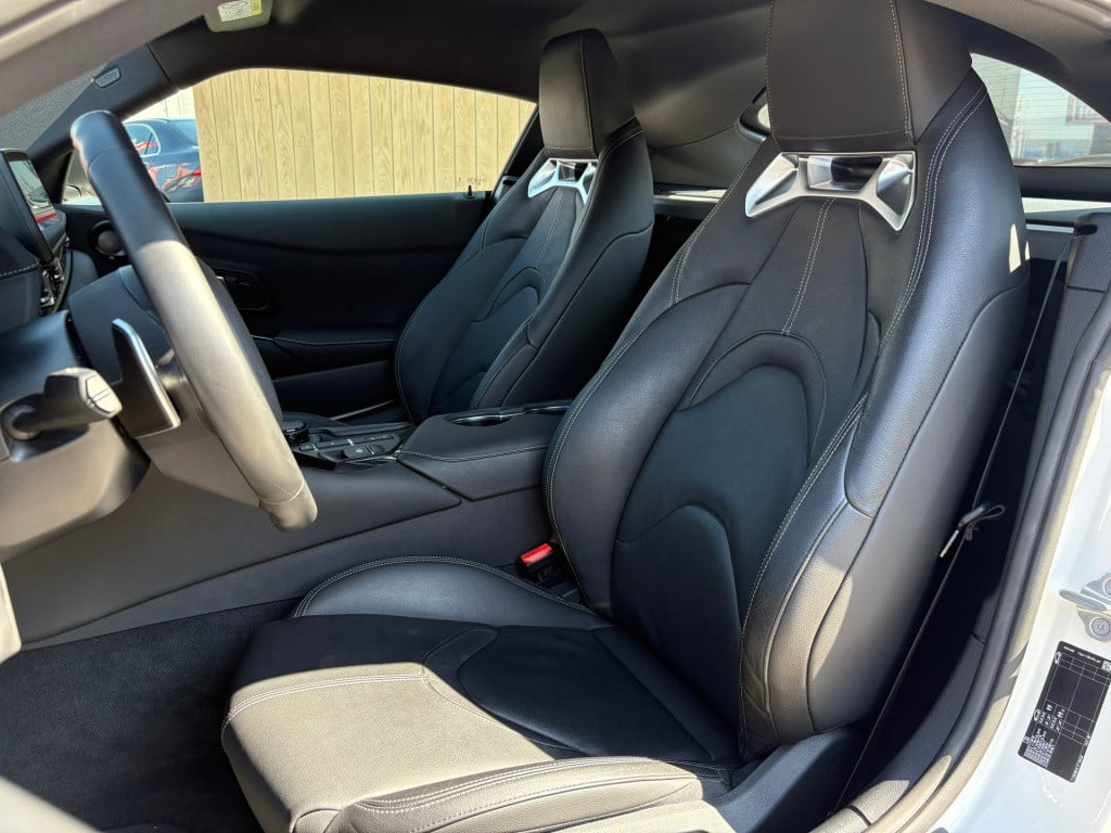 Toyota Supra 2.0 launch premium
