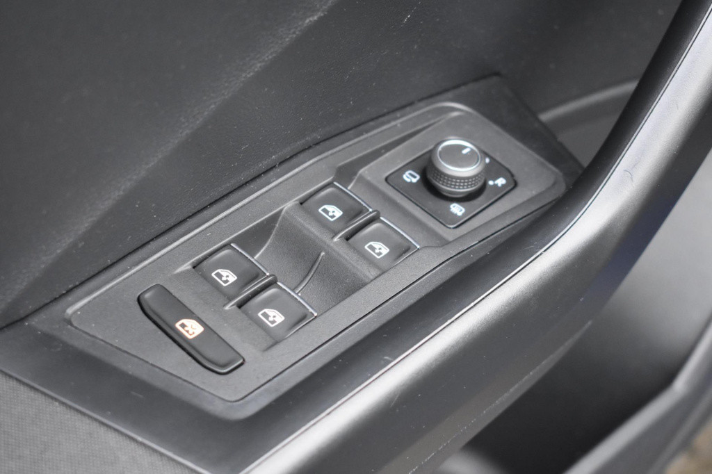 Volkswagen T-roc 1.0 tsi style | apple carplay | navigatie | adaptieve crui