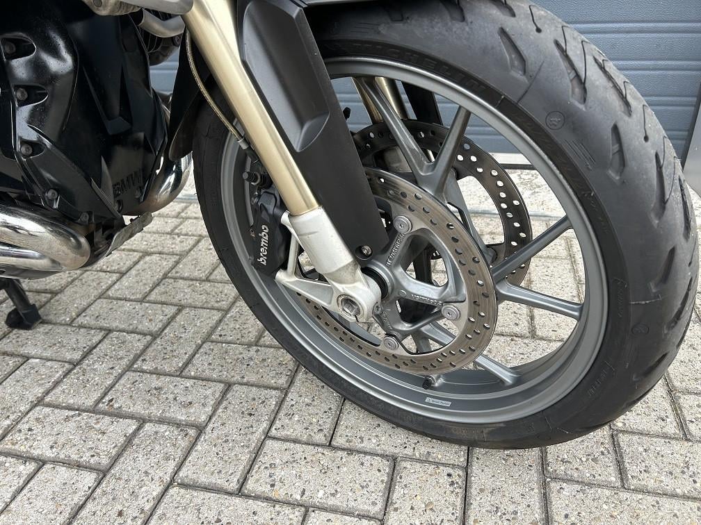 Frisse BMW R1200GS uit 2015 met 76dkm, 1e eig, vario kofferset etc €8995,-