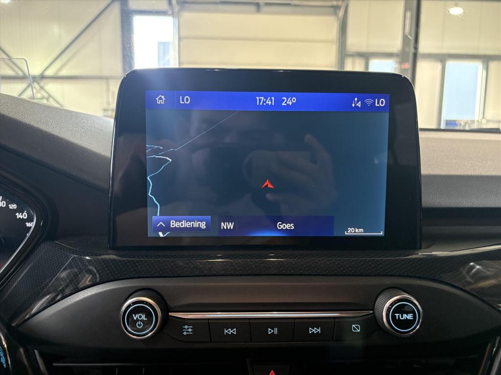 Ford Focus 1.0 ecoboost hybrid 125pk st line x , trekhaak , carplay , camer